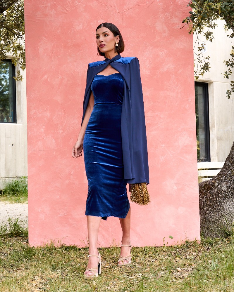 VESTIDO TERCIOPELO CON CAPA VESTIDO TERCIOPELO CON CAPA