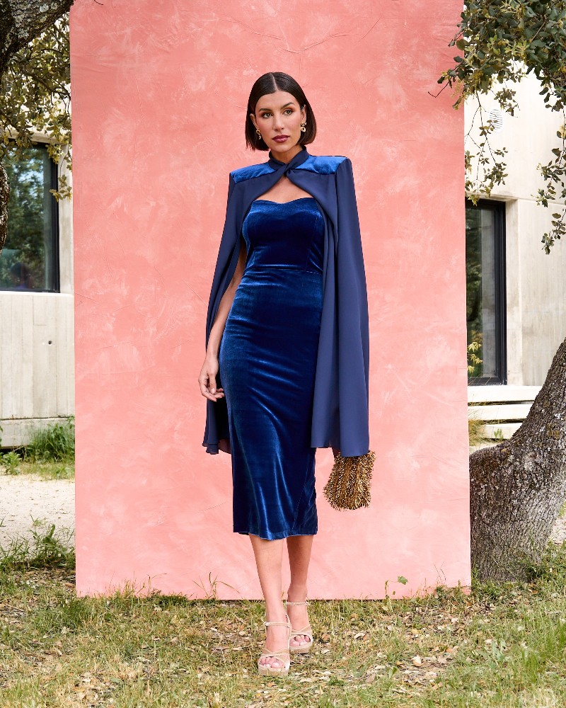 VESTIDO TERCIOPELO CON CAPA VESTIDO TERCIOPELO CON CAPA