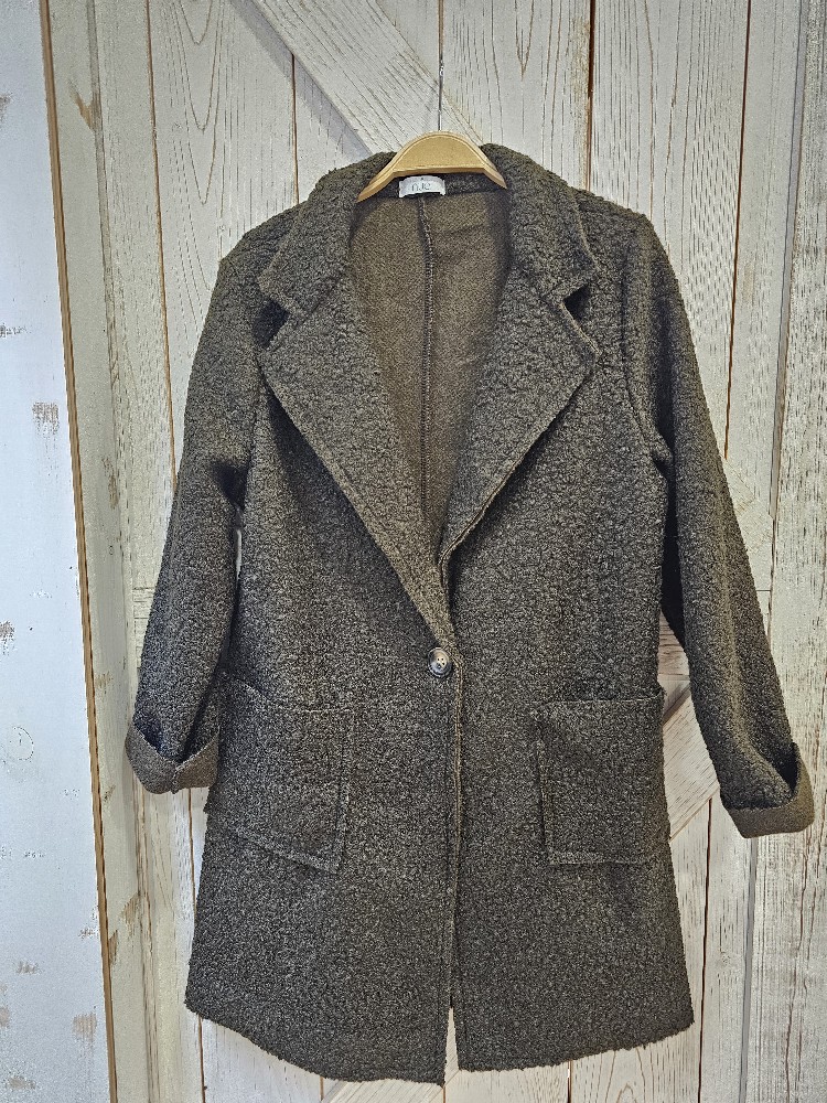 ABRIGO RIZO BOLSILLOS