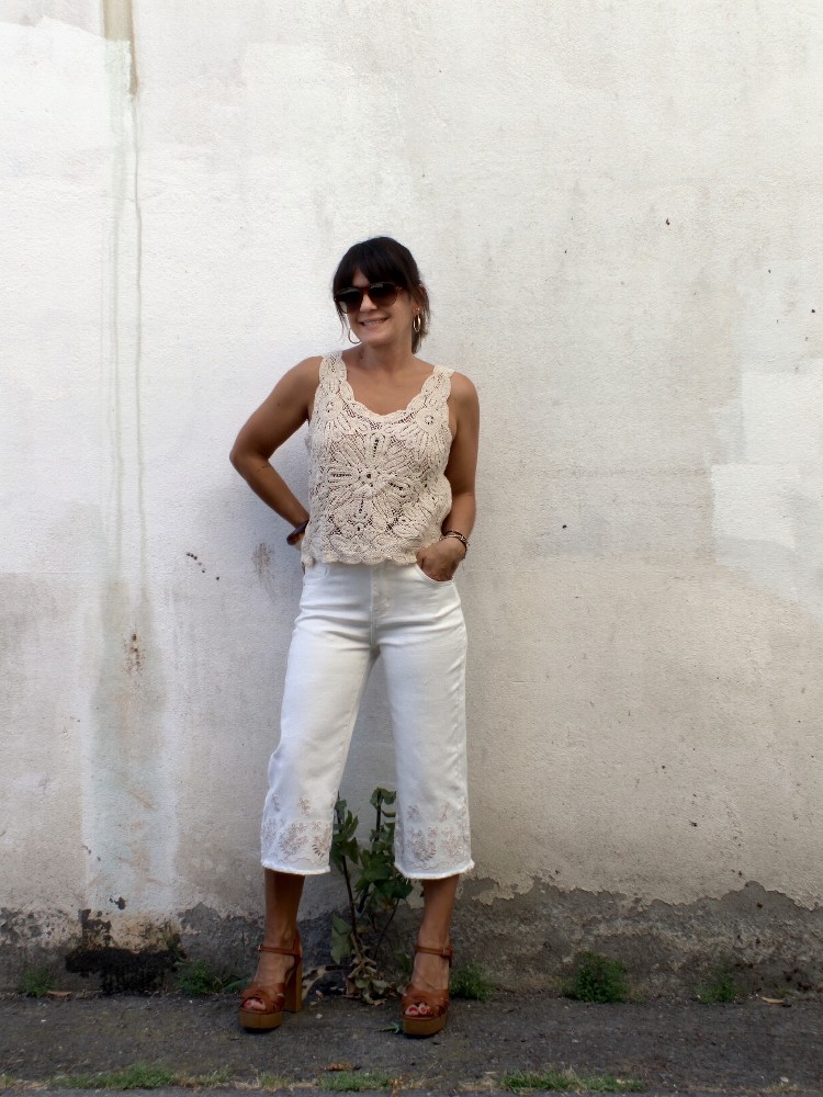 PANTALON PIRATA BORDADOS PANTALON PIRATA BORDADOS