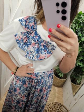 CAMISETA LAZO FLORAL - Ver los detalles del producto