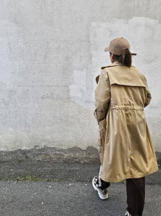 TRENCH FLUIDA ABIERTA - Ver los detalles del producto